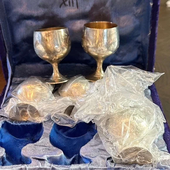 Elegant Silver Goblet Set - Picture 4 of 5